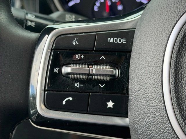 Used 2023 White Kia EX image 25