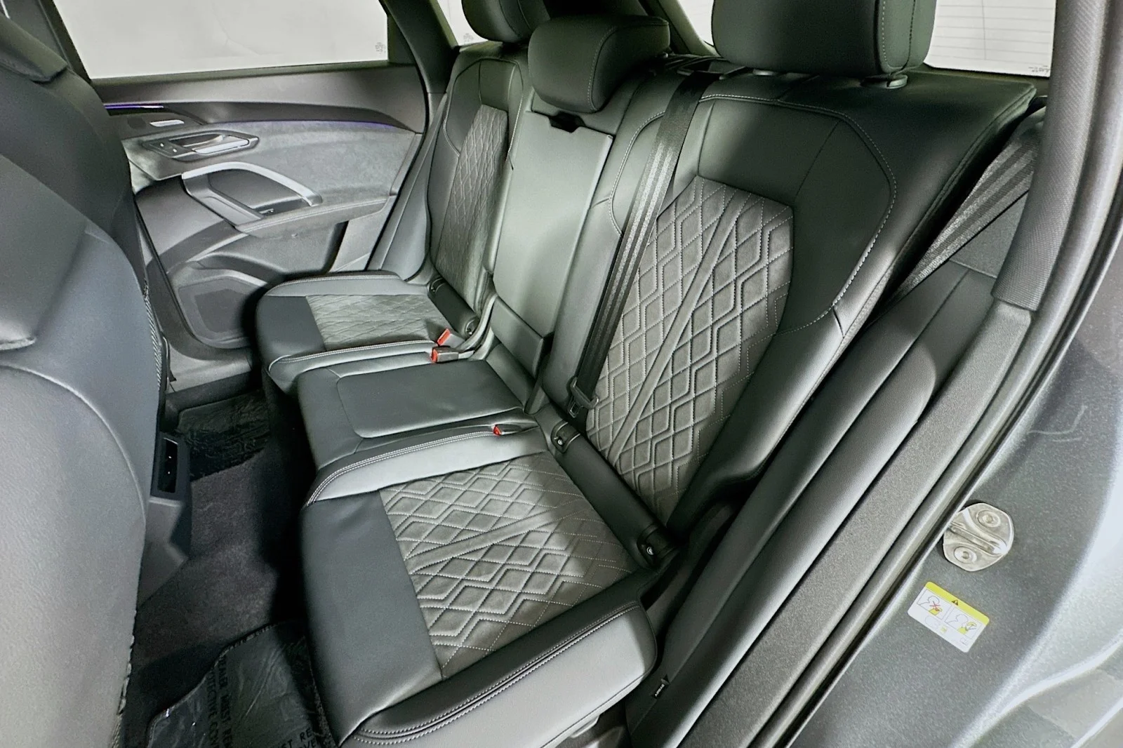 Used 2025 Daytona Gray Pearl Effect Audi Premium Plus image 9