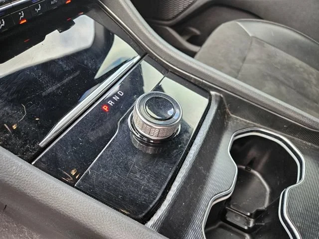 Used 2024 White Jeep Altitude image 24