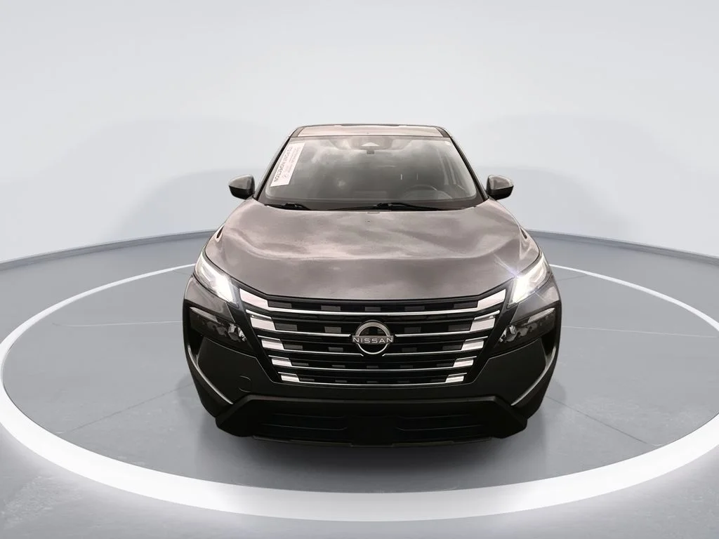 Used 2024 Gray Nissan SV image 3