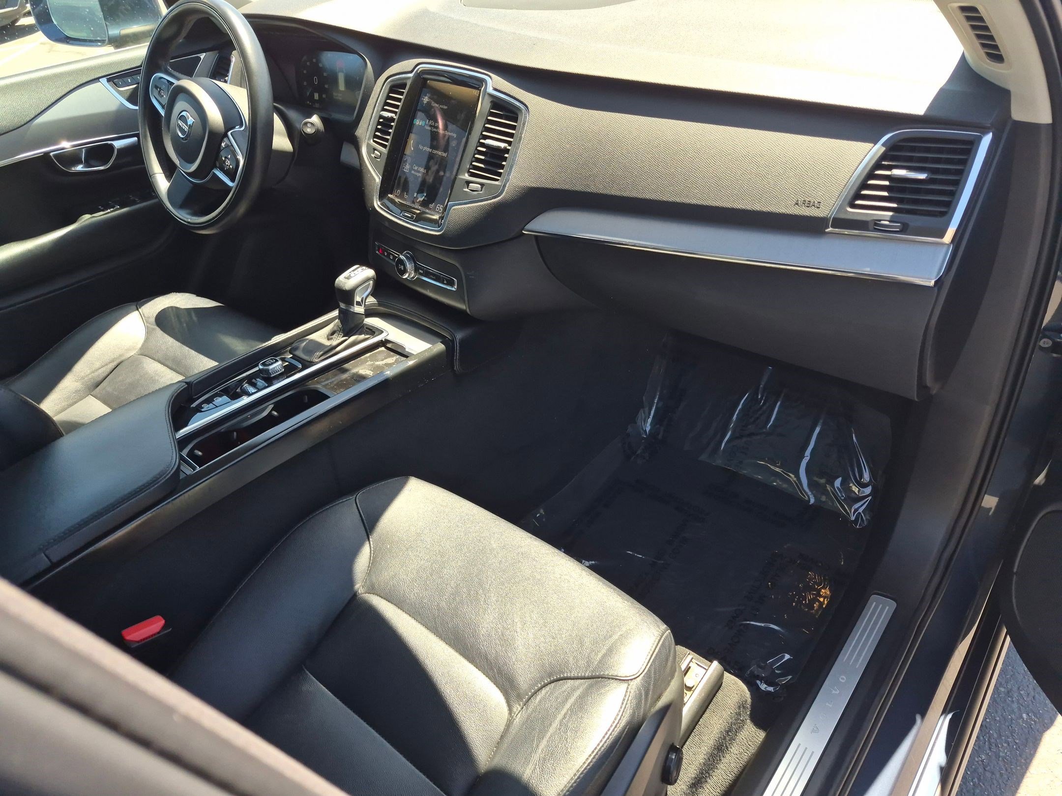 Used 2021 Denim Blue Metallic Volvo Momentum image 32