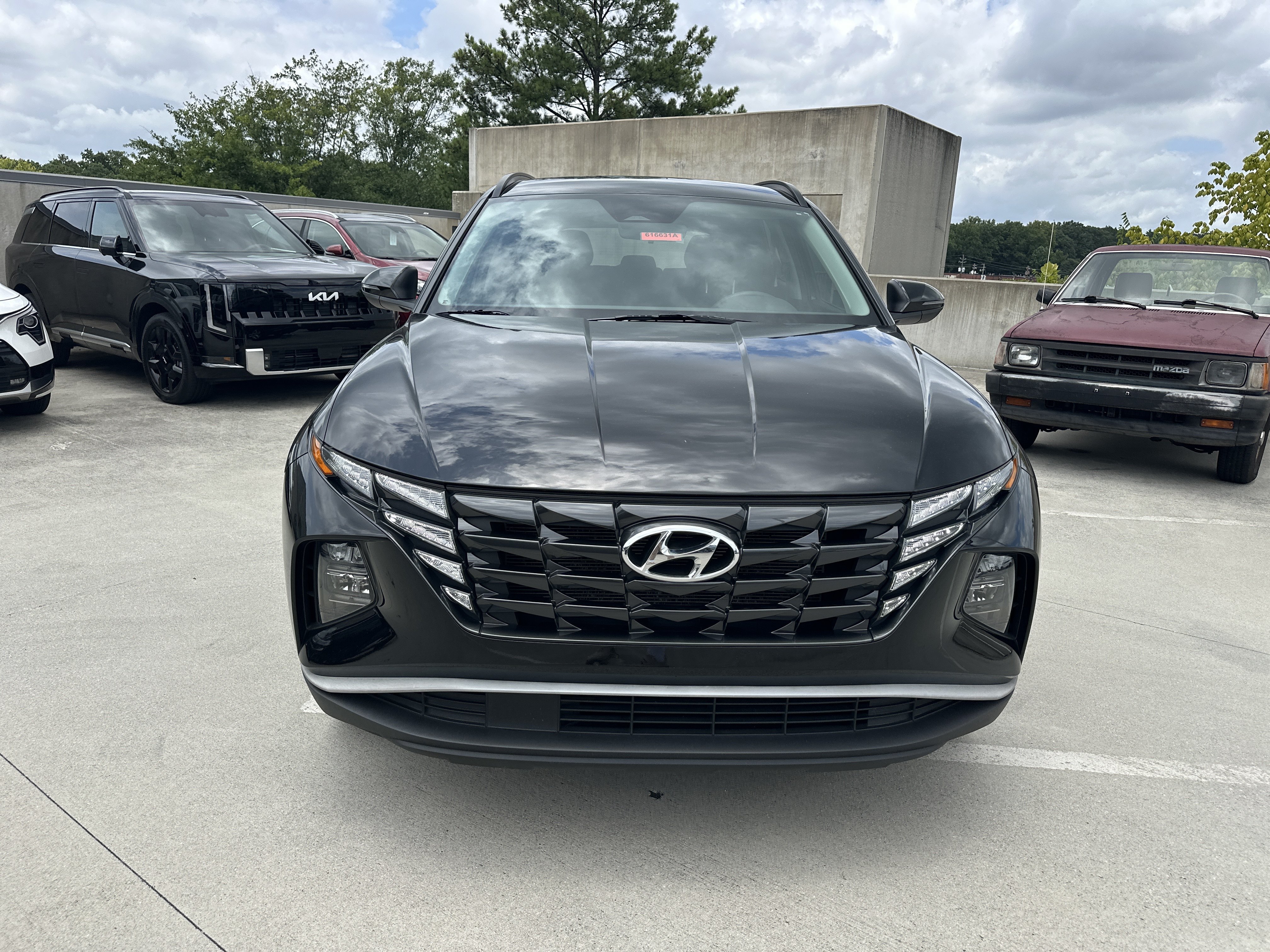 Used 2022 Phantom Black Hyundai SEL image 3