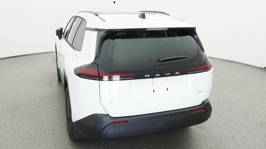 New 2026 Ice Cap Toyota XLE Premium image 5