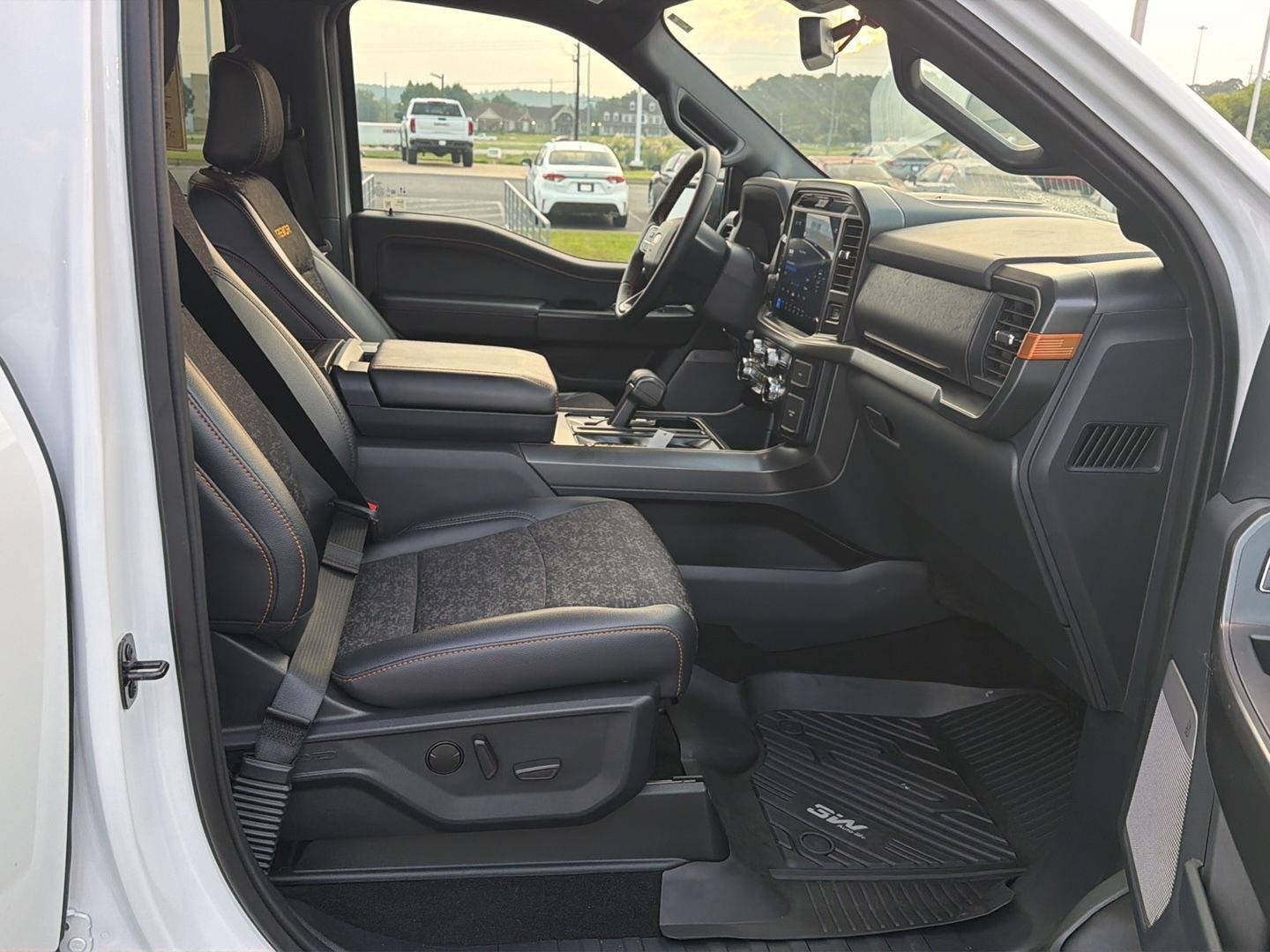 Used 2025 Oxford White Ford Tremor image 13