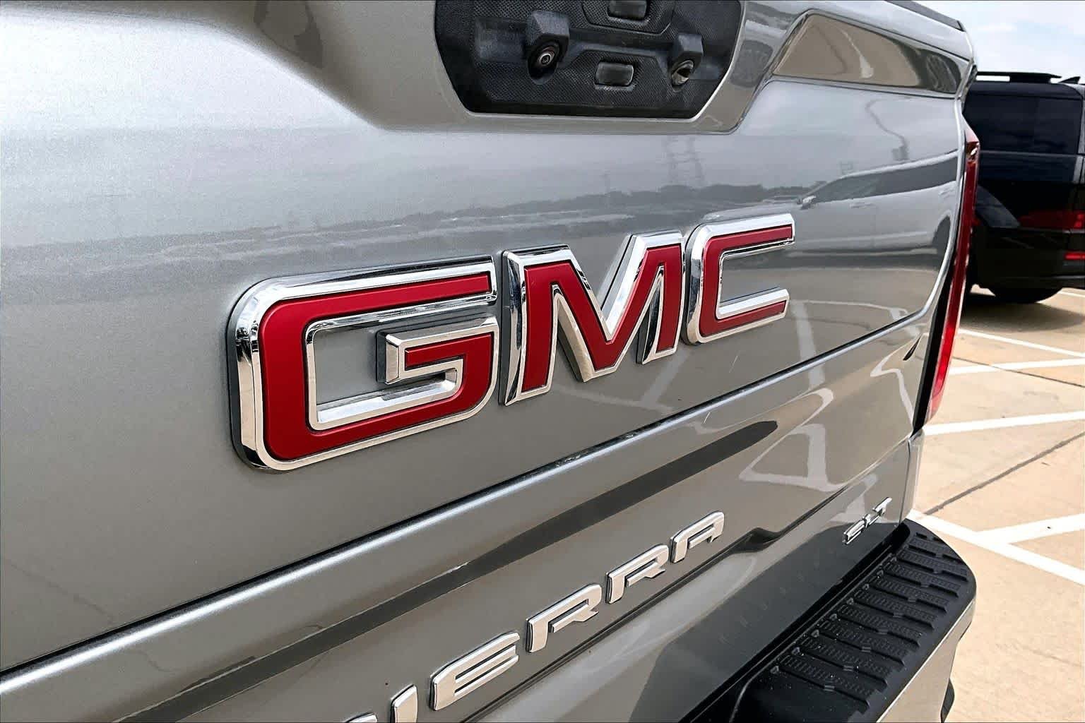 Used 2026 Sterling Metallic GMC SLT image 10