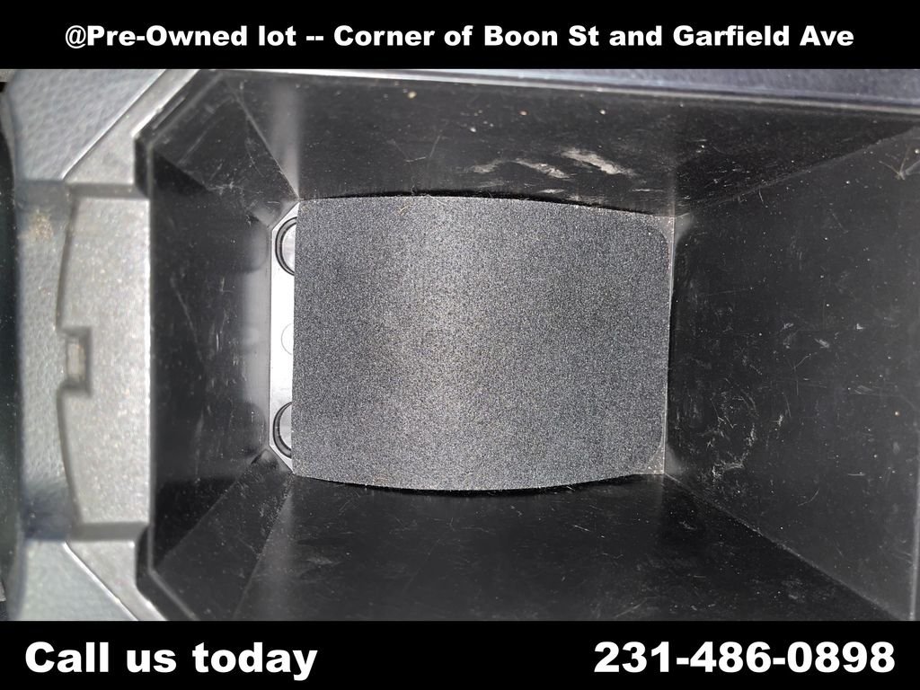 Used 2014 Gray Toyota XLE image 26