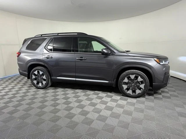 New 2026 Modern Steel Metallic Honda Touring image 8