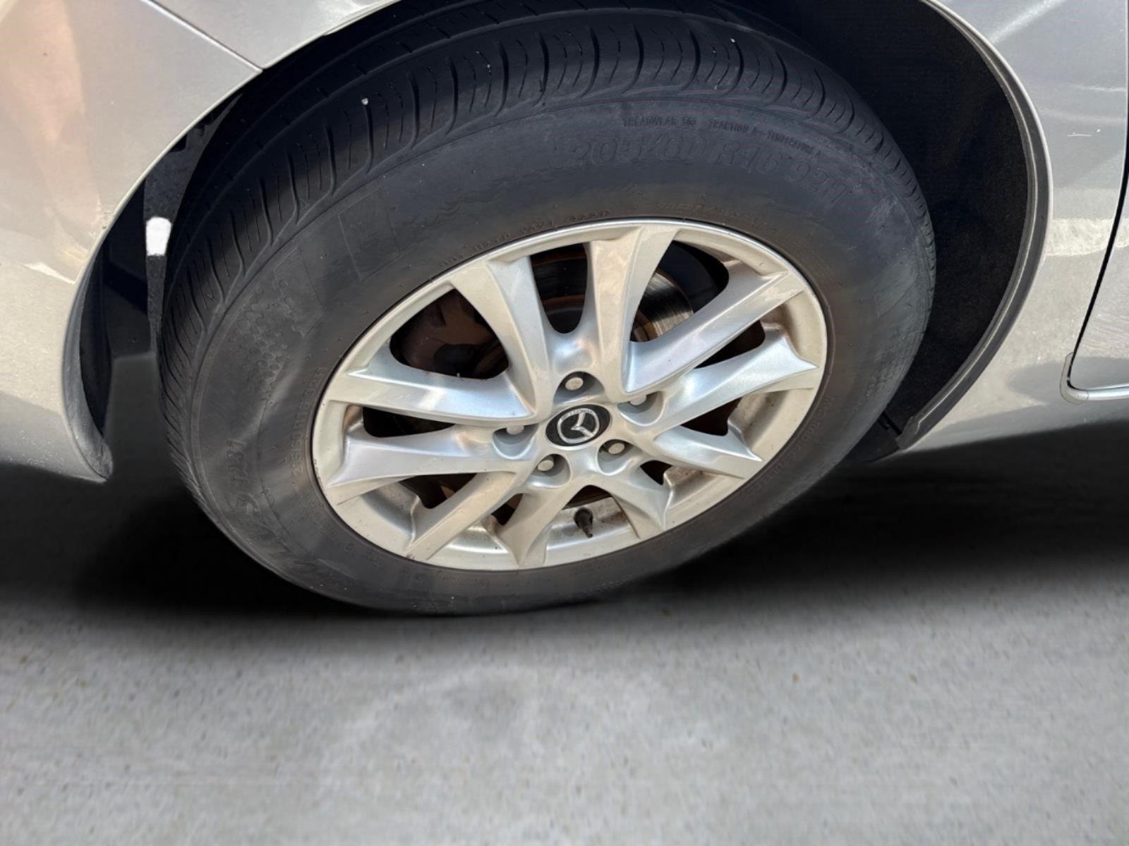 Used 2016 Liquid Silver Metallic Mazda i Grand Touring image 17
