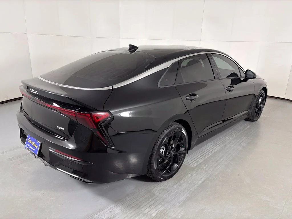 New 2027 Aurora Black Pearl Kia GT-Line image 8