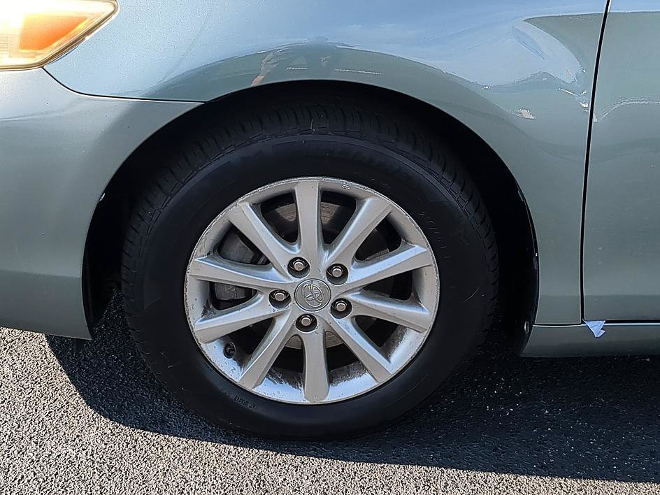 Used 2011 Aloe Green Metallic Toyota XLE image 12