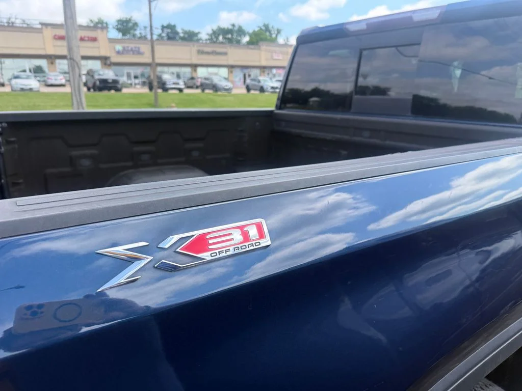Used 2019 Blue GMC SLT image 9