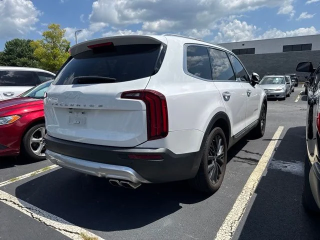 Certified Used 2022 White Kia SX image 4