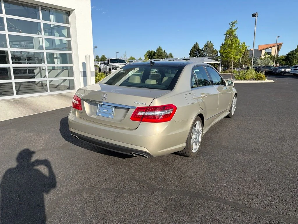 Used 2010  Mercedes-Benz E 550 image 5
