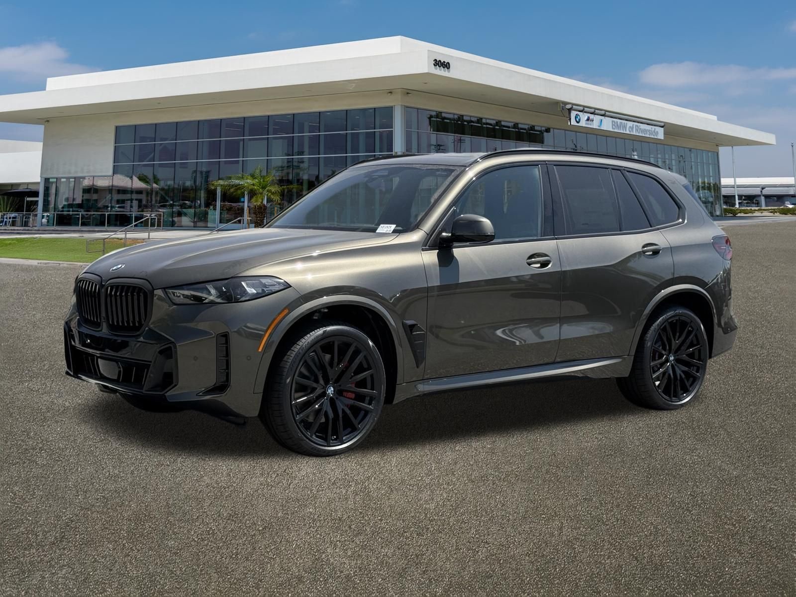 New 2026 Manhattan Green Metallic BMW sDrive40i image 5