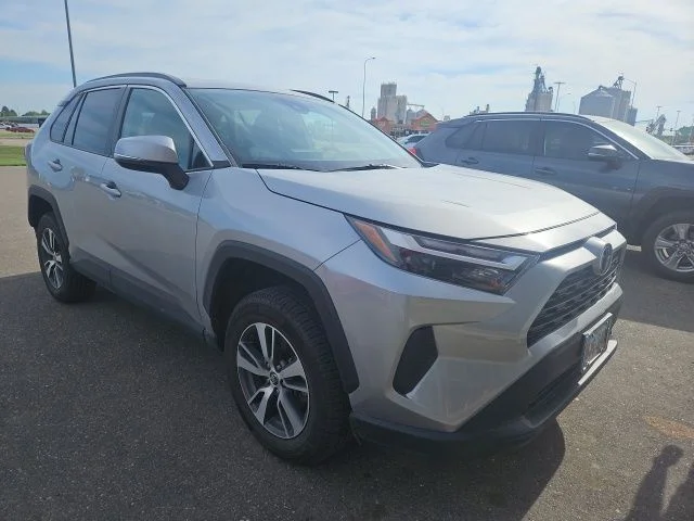 Used 2022 Silver Toyota XLE image 2
