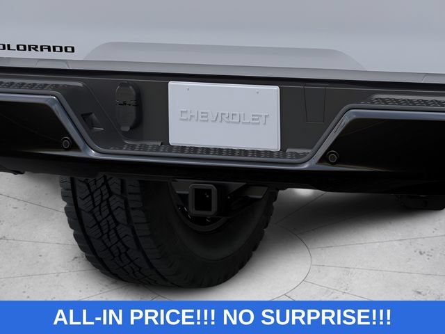 New 2026 Summit White Chevrolet WT image 24