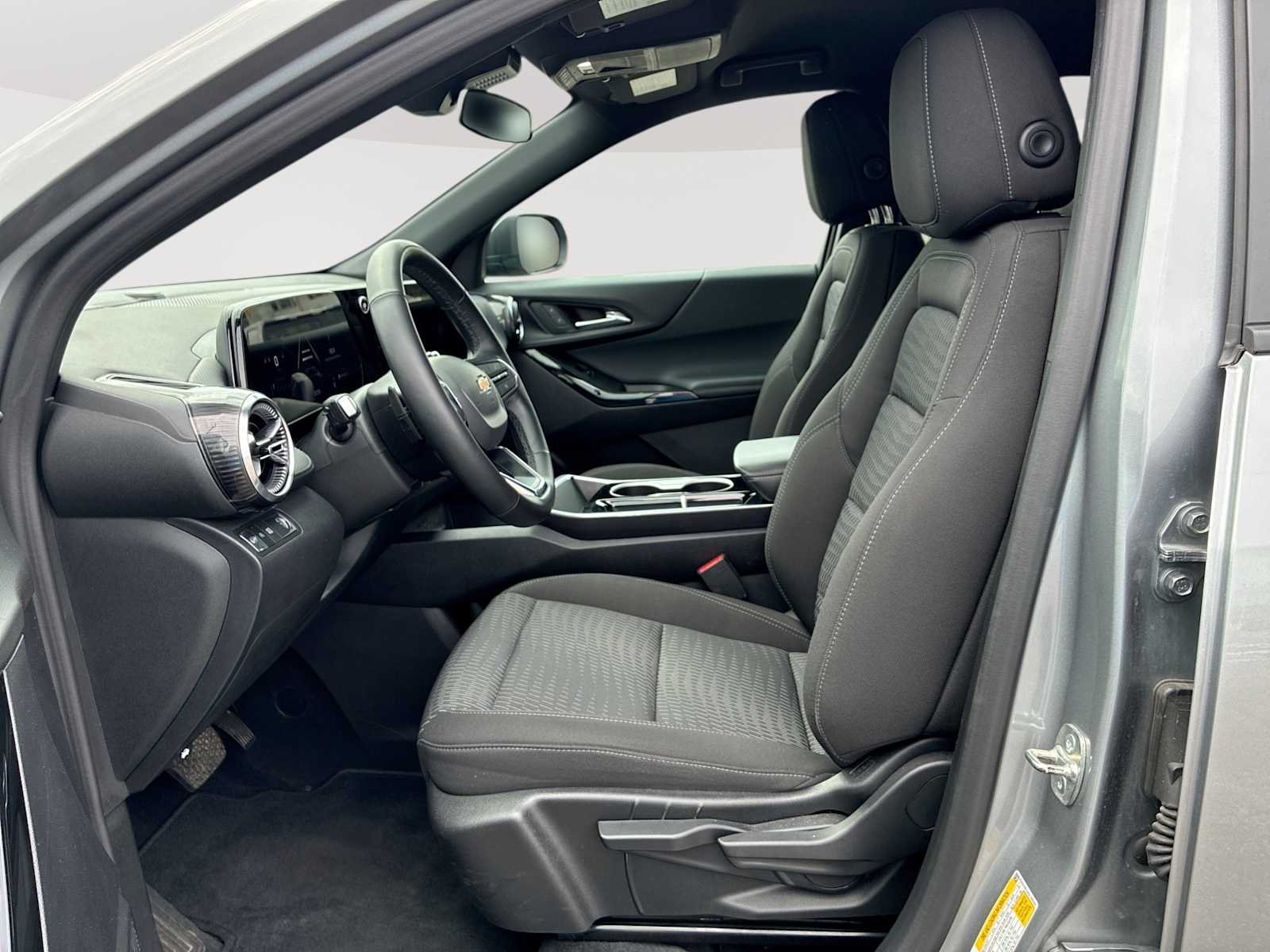 2025 Chevrolet Equinox LT - Photo 19