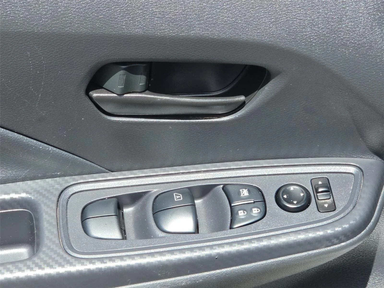 Used 2023 Brilliant Silver Metallic Nissan S image 21
