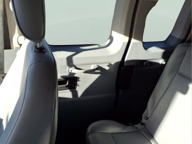 Used 2016  Ford XL image 19