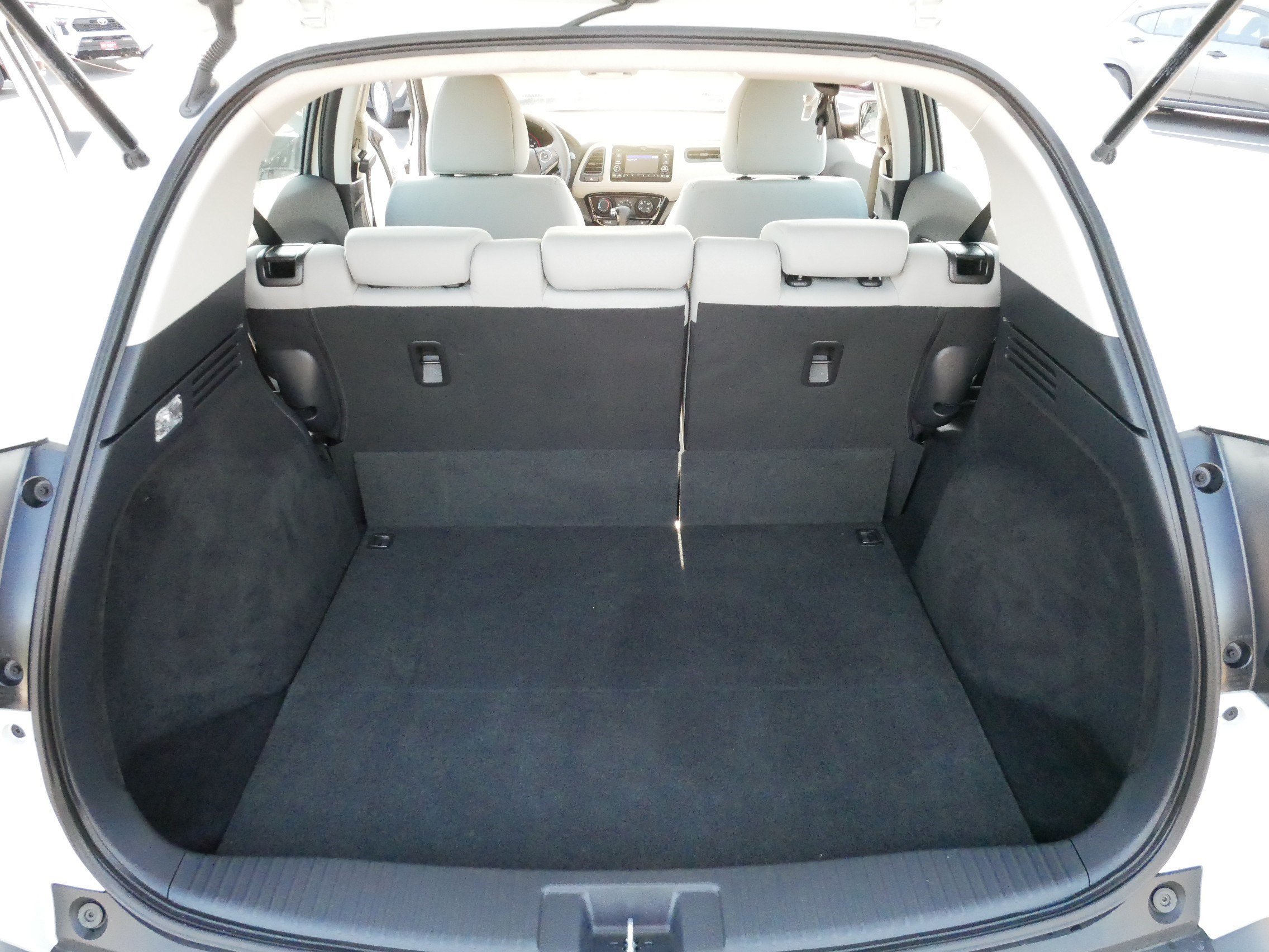 Used 2021 Platinum White Pearl Honda LX image 18