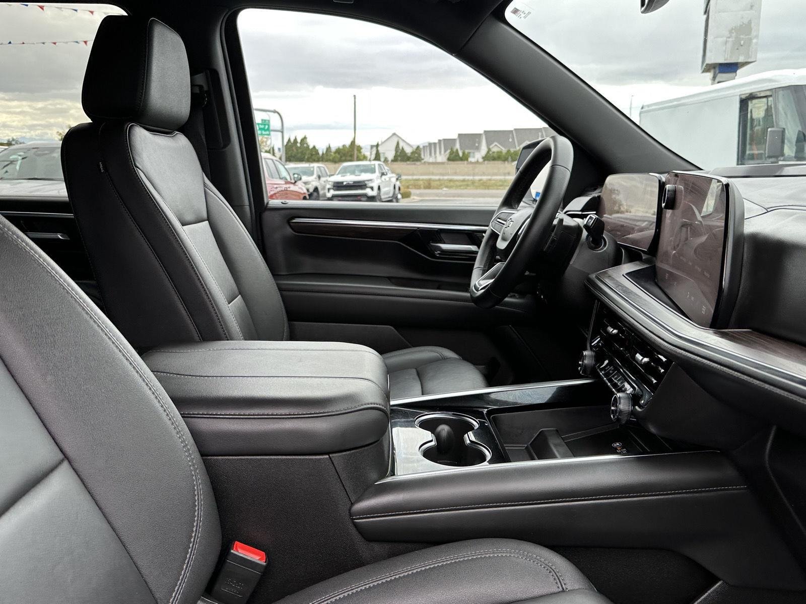 2026 Chevrolet Suburban Z71 - Photo 36