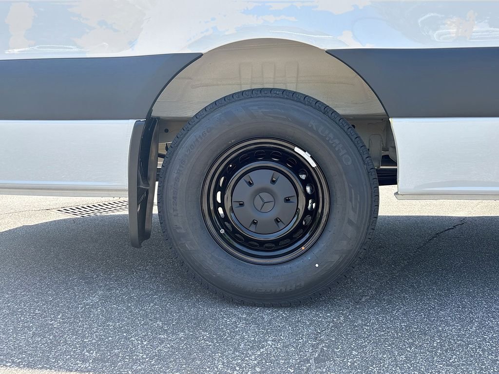 New 2026  Mercedes-Benz Cargo 170 WB image 13