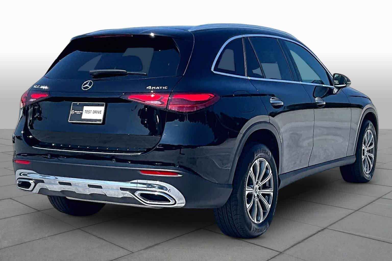 Used 2025 Obsidian Black Metallic Mercedes-Benz GLC 300 image 13