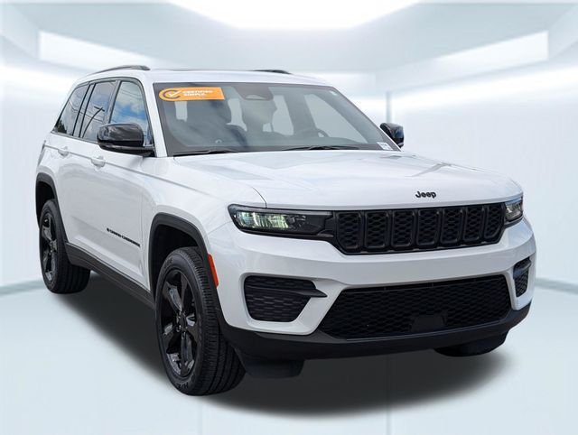 Used 2023 White Jeep Altitude X image 7