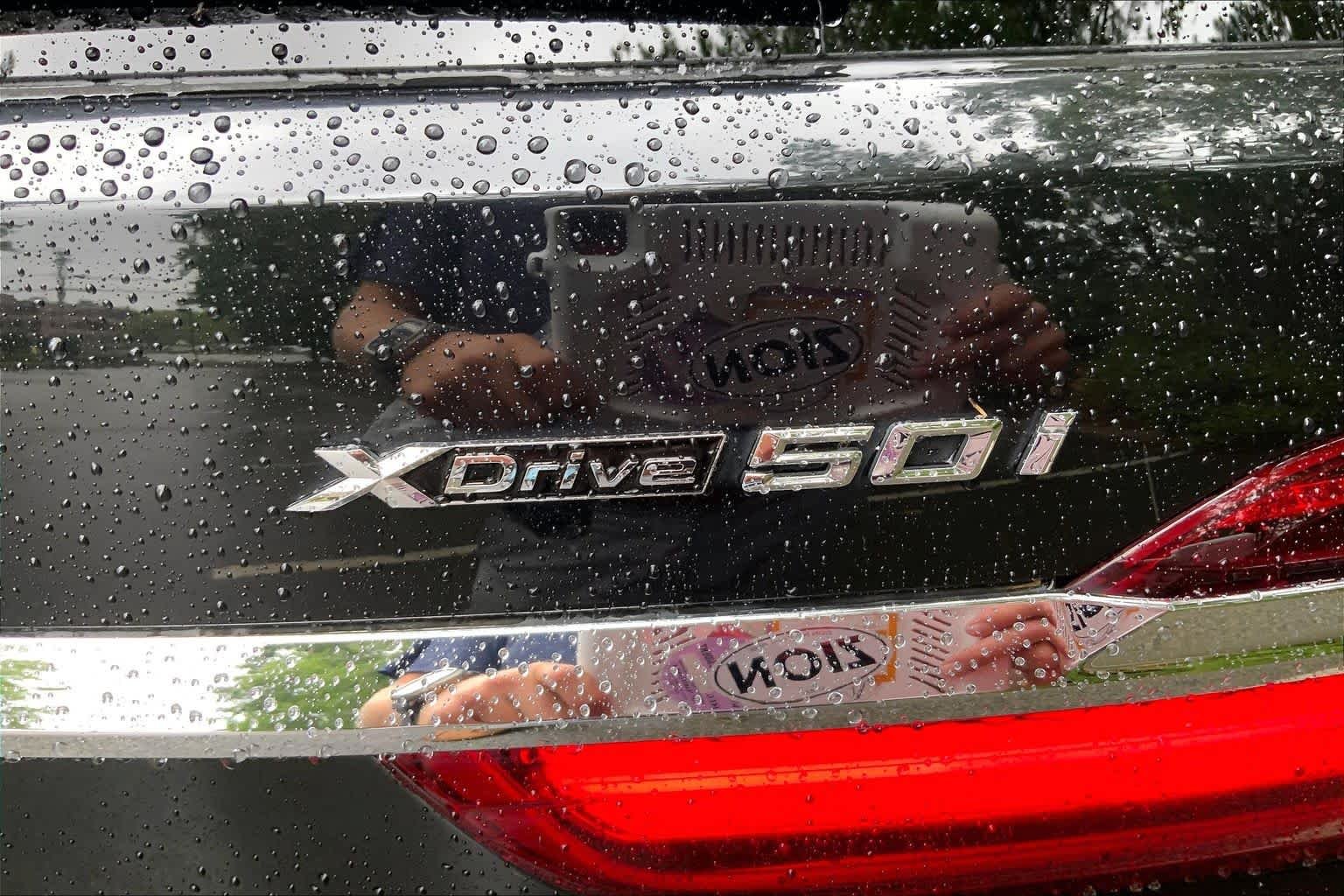 Used 2019 Black Sapphire Metallic BMW xDrive50i image 9
