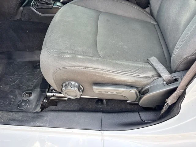 Used 2018 White Jeep Unlimited Sport S image 7