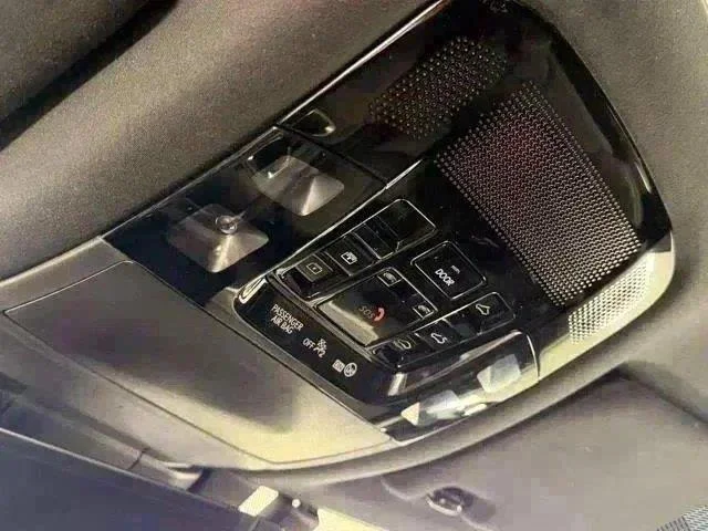2023 Lexus RX Hybrid 500h - Photo 45