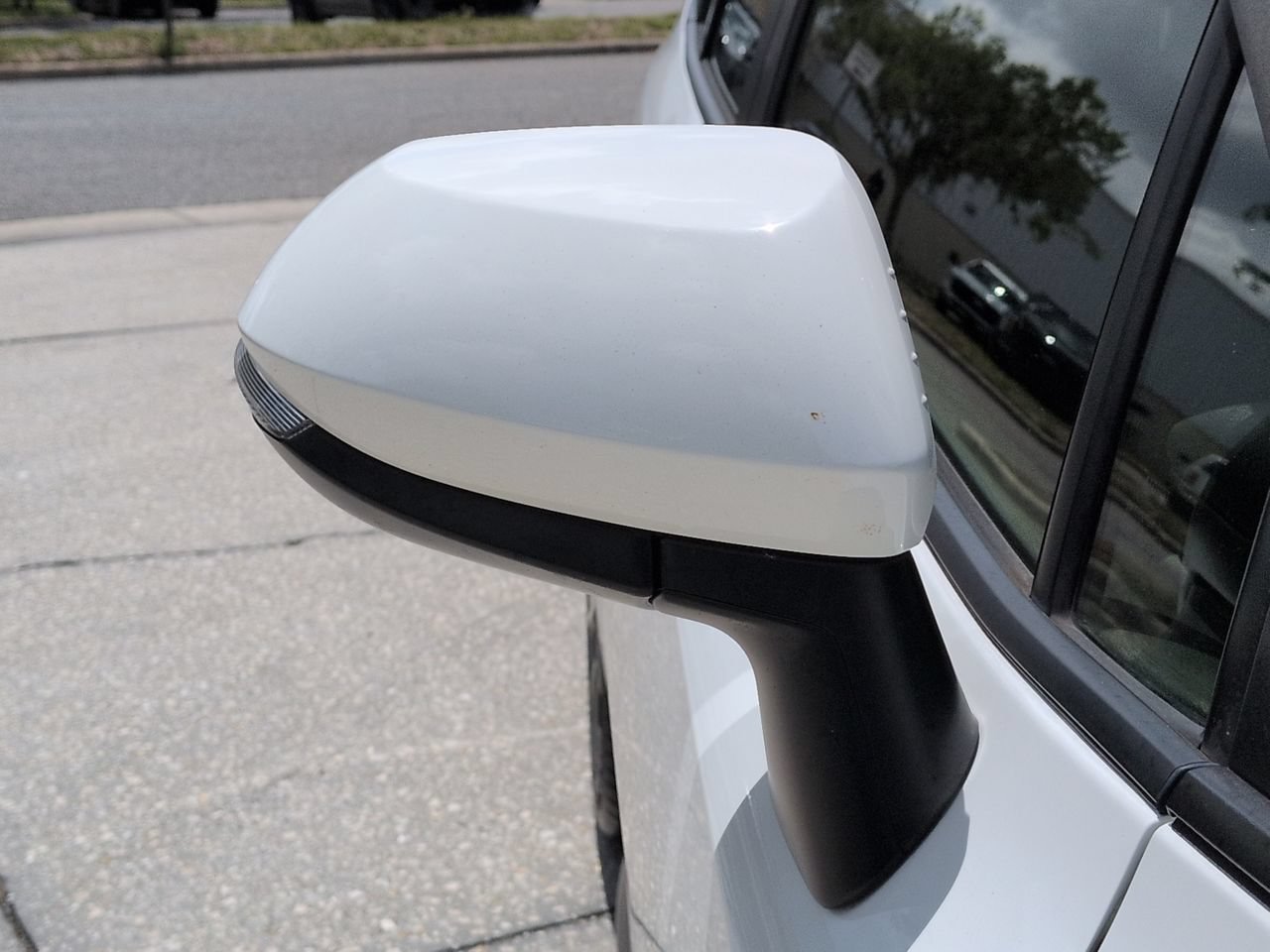 Used 2021 Blizzard Pearl Toyota SE image 13