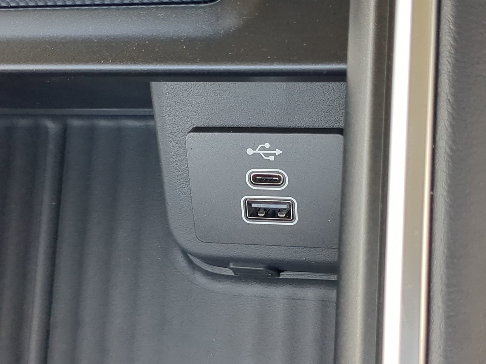 New 2026 Space Silver Metallic Ford Platinum® image 59