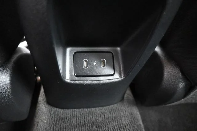 Used 2025 White Hyundai SEL Convenience image 16