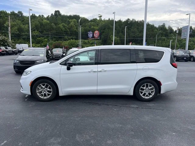 Used 2024 White Chrysler Touring L image 6