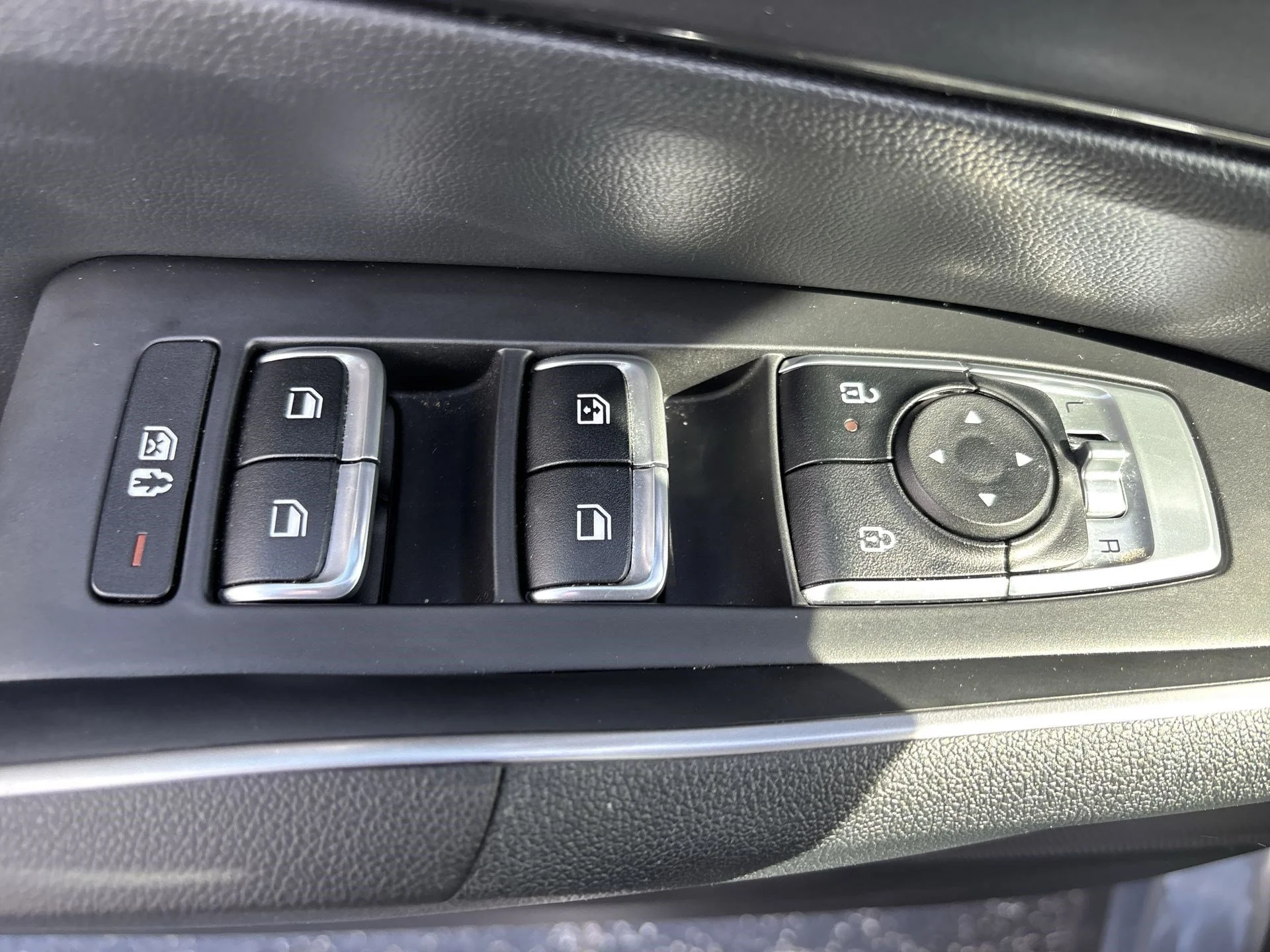 Certified Used 2025 Everlasting Silver Kia LX image 15