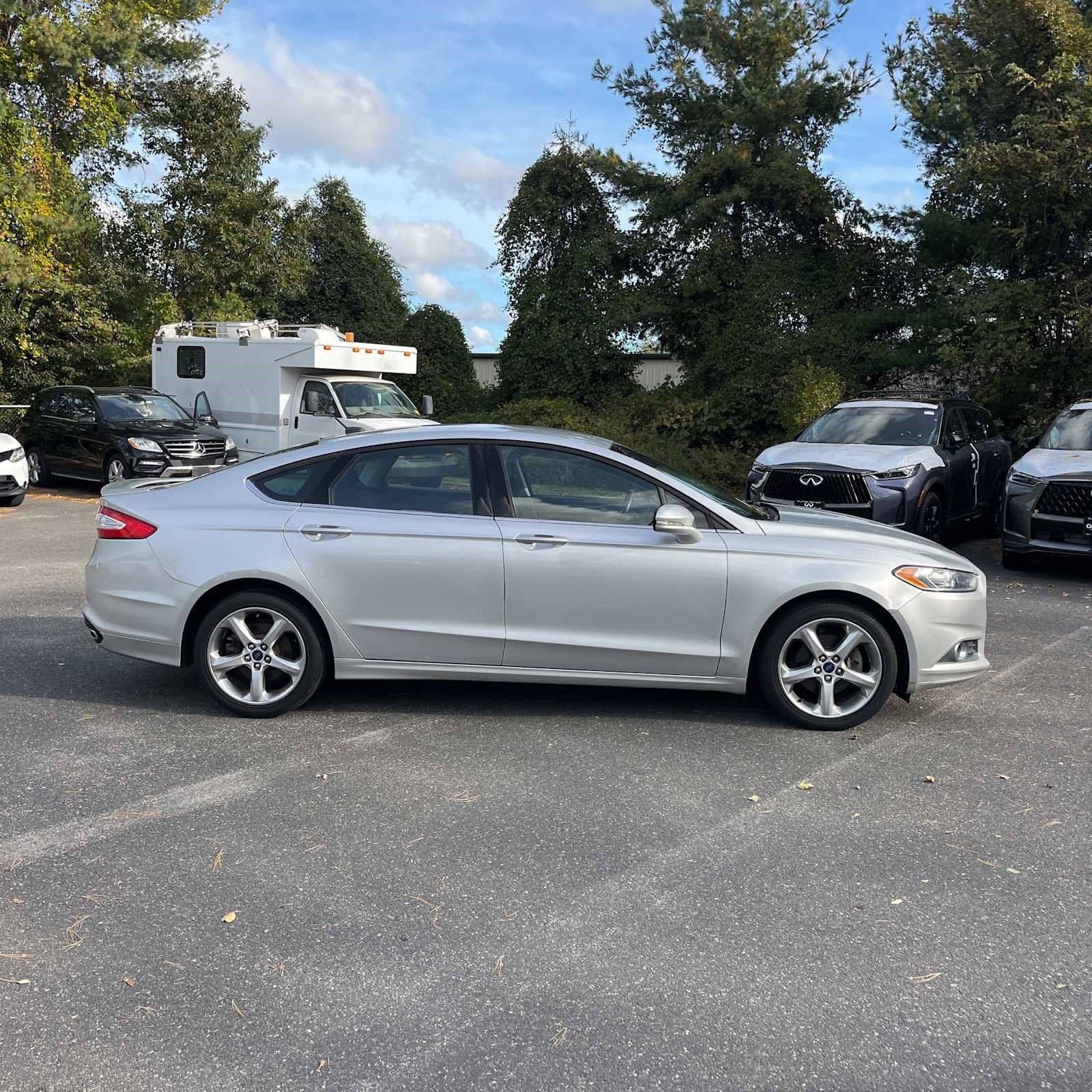 2016 Ford Fusion SE photo 3