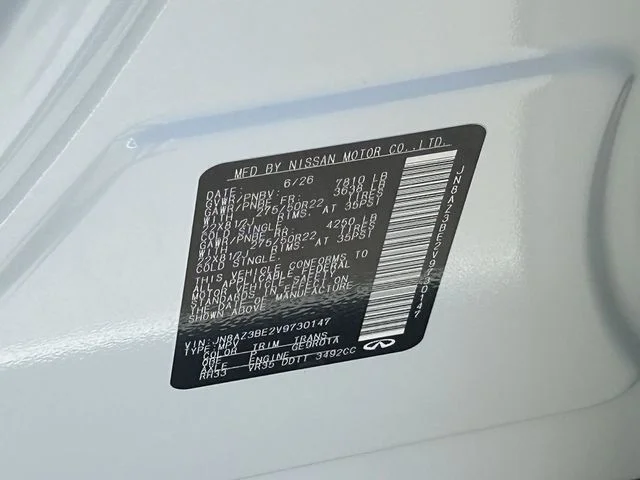 New 2027 RADIANT WHITE INFINITI Luxe 4WD image 32