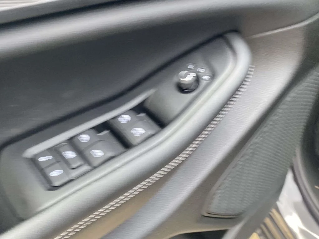 New 2026 Baltic Gray Metallic Clear-Coat Exterior Paint Jeep Laredo X image 15