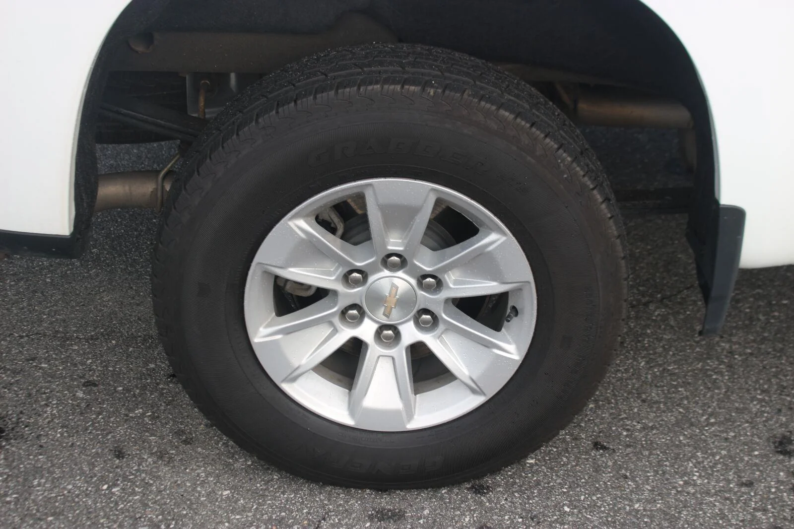 Used 2025 Summit White Chevrolet LT image 39