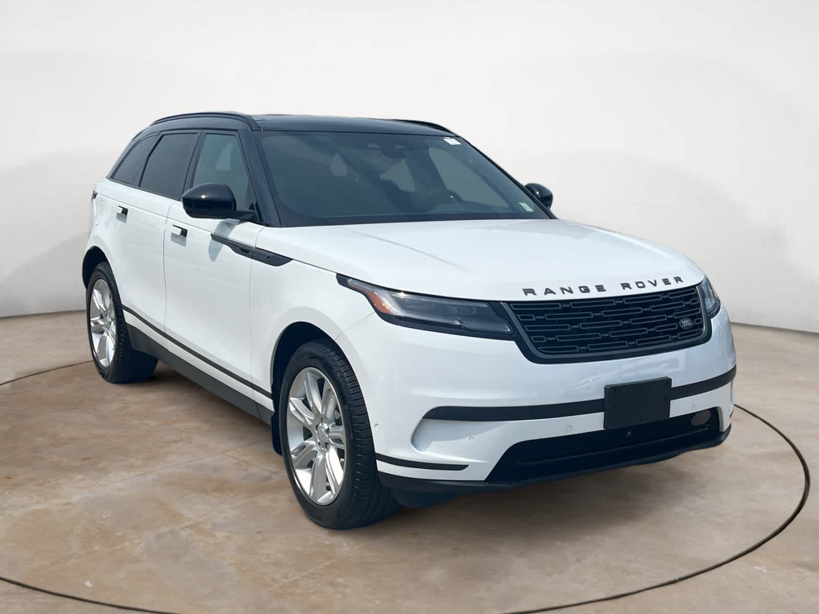 Certified Used 2026 Fuji White Land Rover S image 7