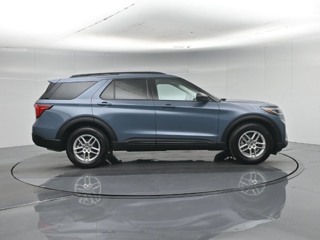 New 2026 Vapor Blue Metallic Ford Active image 30