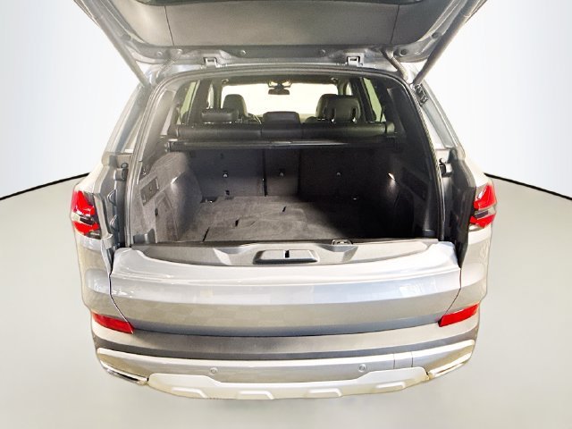 Used 2024 Skyscraper Grey Metallic BMW sDrive40i image 31