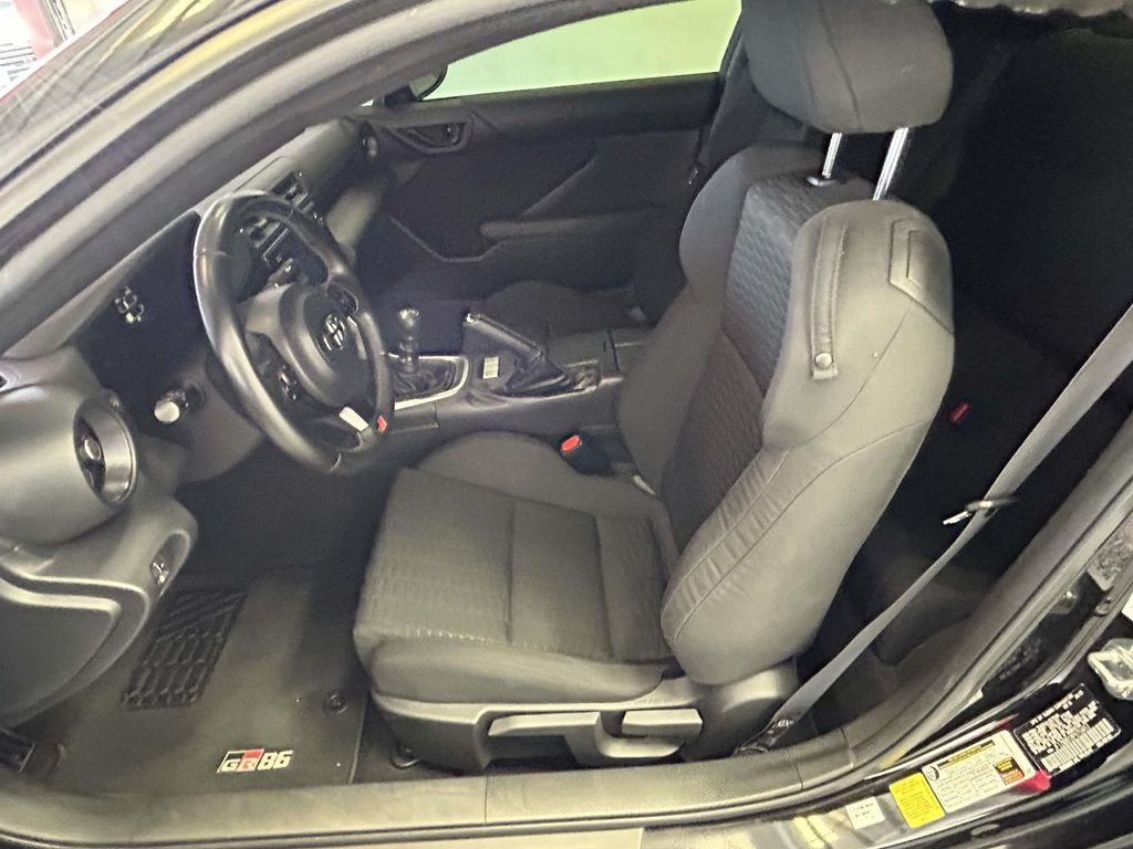 Used 2023  Toyota Base image 14