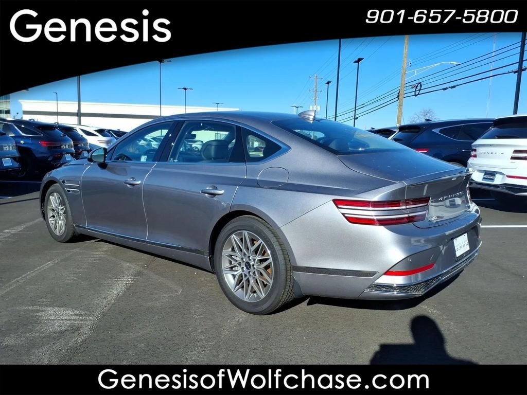 Used 2025 Silver Genesis 2.5T image 3