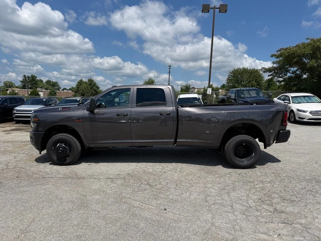 New 2026 Granite Crystal Metallic Clear-Coat Exterior Paint RAM Tradesman image 10