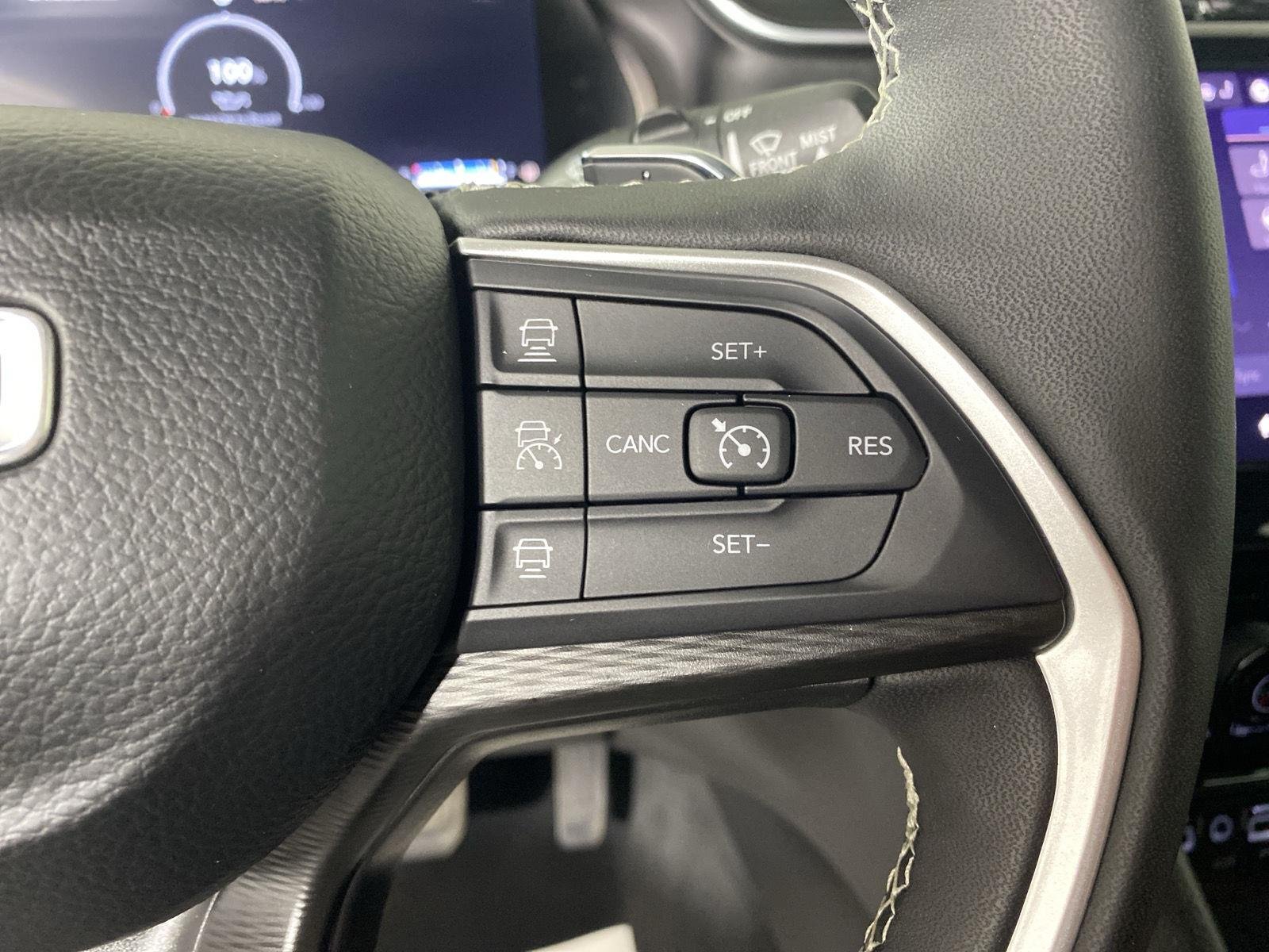 Used 2025 Velvet Red Pearlcoat Jeep Altitude image 18