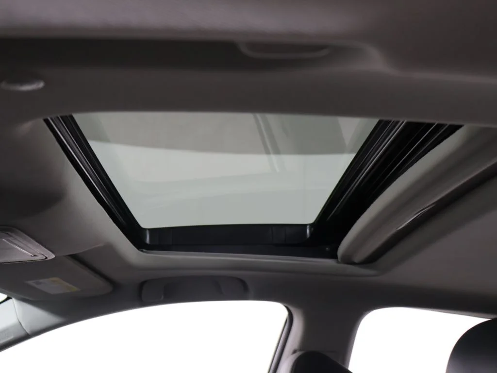 Used 2025 Silver Honda EX-L image 16