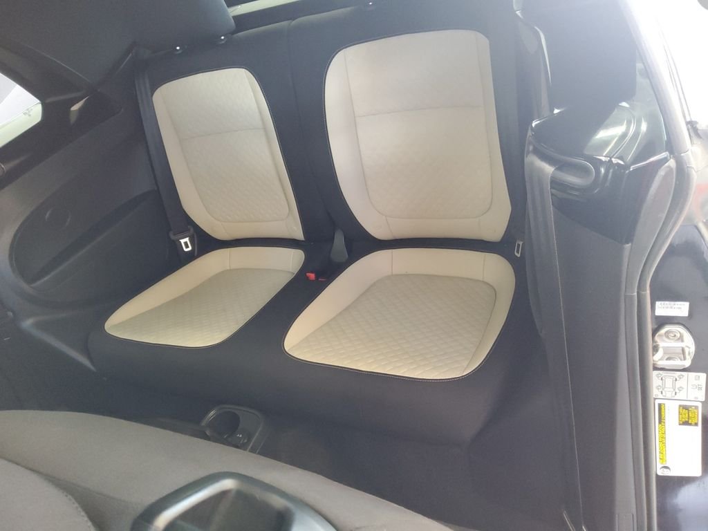 2019 Volkswagen Beetle SE - Photo 16