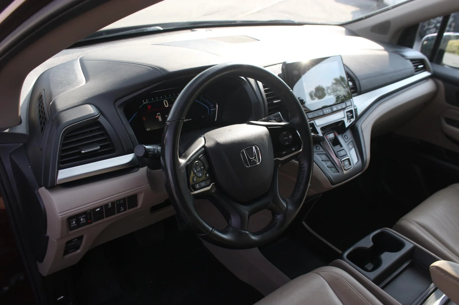 Used 2020 Burg Honda EX-L image 15